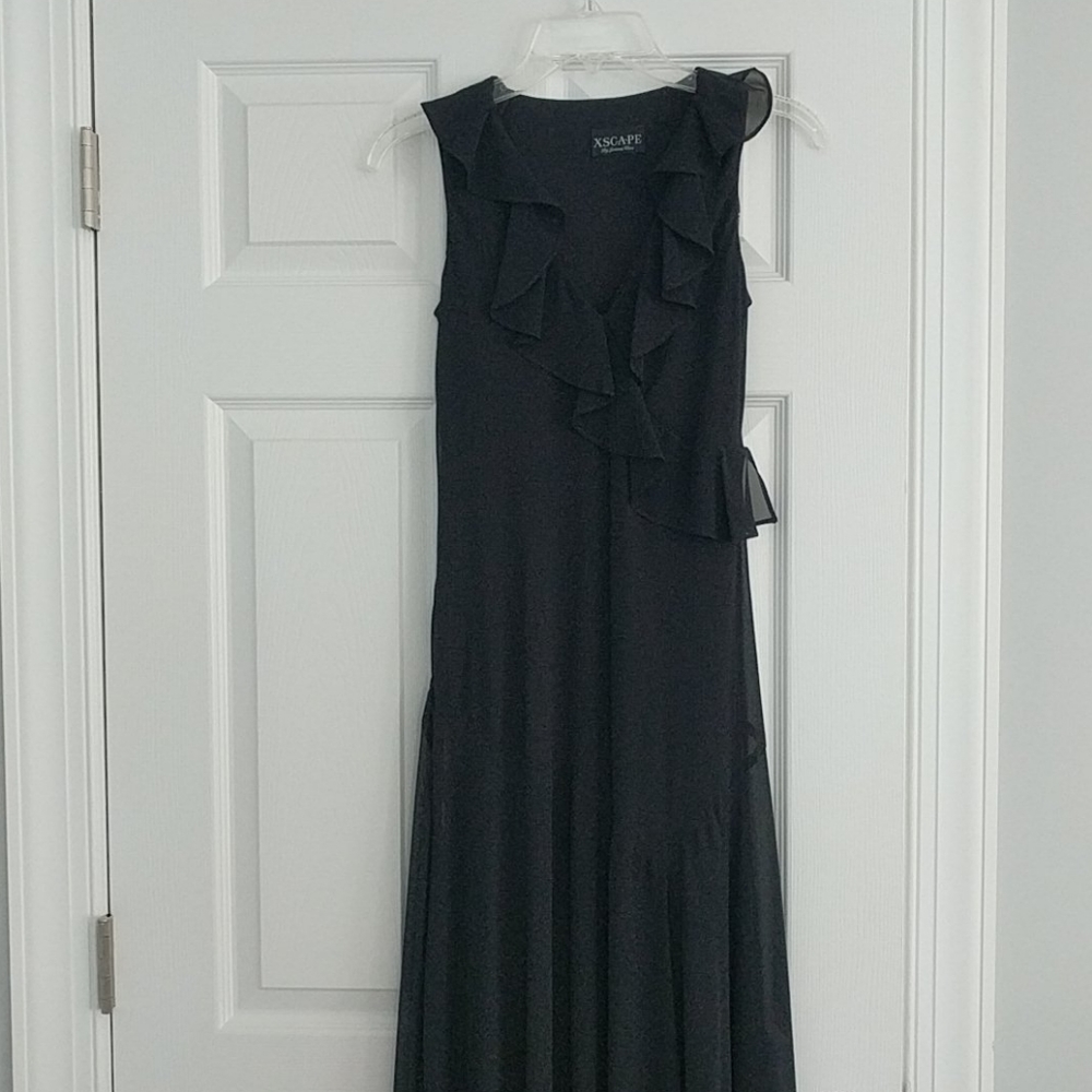 Juniors black dress